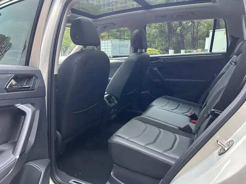Tiguan L 2021 330TSI Automatic 2WD R-Line Premium Edition — миниатюра 9