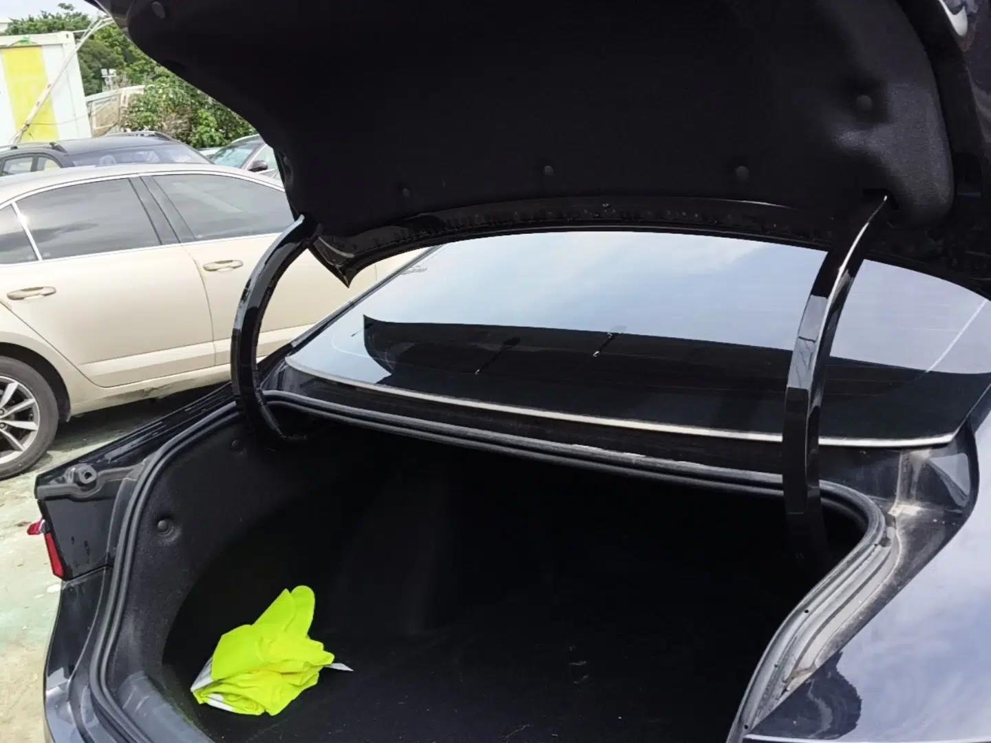 Geely Auto Preface 2025 Dongfang Yao 1.5TD Kunlun Edition — миниатюра 22