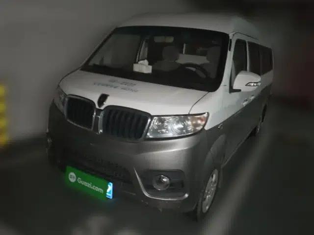 Jinbei New Hiace X30L Golden Cup New Sea Lion van, 5 seats, no sunroof, 1.5-liter engine displacement.