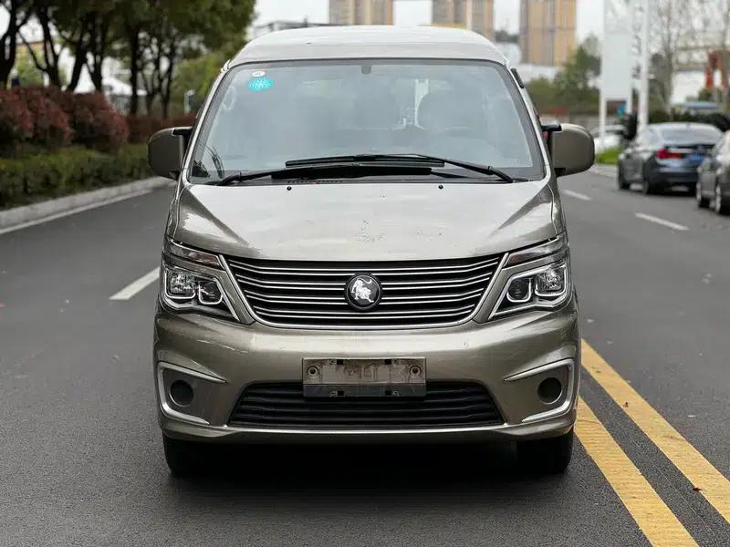 Lingzhi 2022 M5 1.6L 5-seater Practical Edition — миниатюра 2