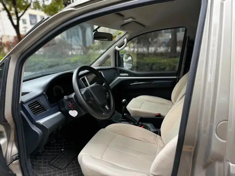 Lingzhi 2022 M5 1.6L 5-seater Practical Edition — миниатюра 8