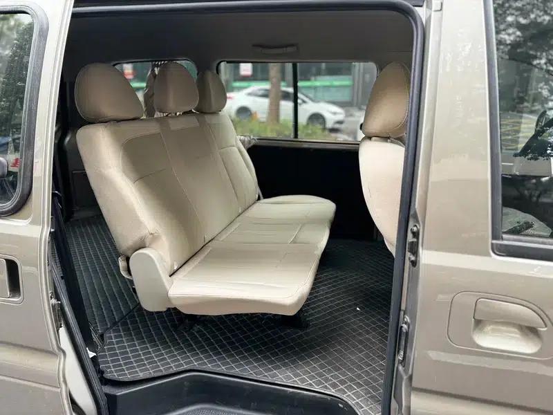 Lingzhi 2022 M5 1.6L 5-seater Practical Edition — миниатюра 9