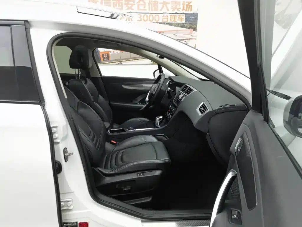 DS 6 2014 1.6T Luxury Edition THP200 — миниатюра 23