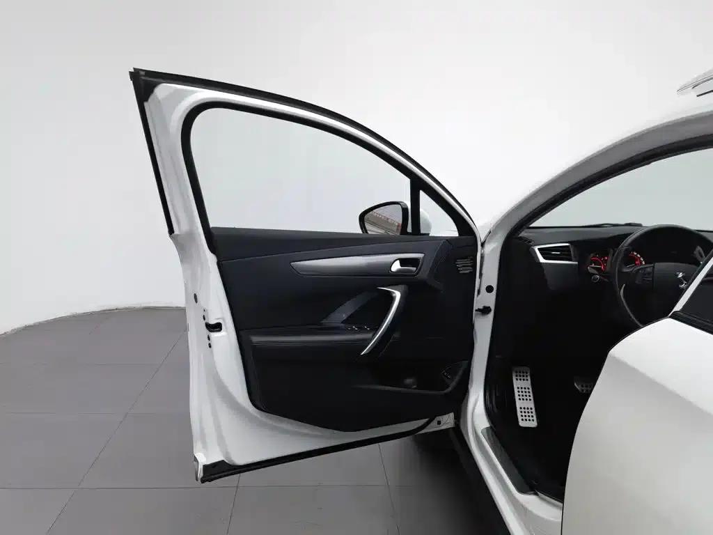 DS 6 2014 1.6T Luxury Edition THP200 — миниатюра 8