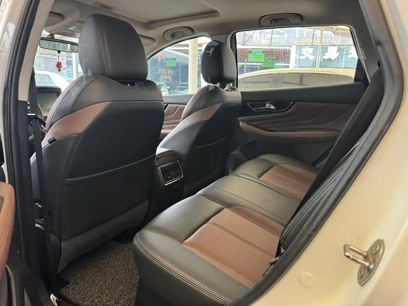 Dongfeng Fengshen AX7 2018 Classic 1.6T Automatic Deluxe Edition — миниатюра 8