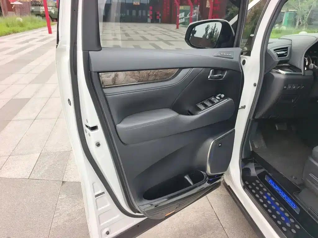 2021 Alphard Hybrid 2.5L Premium Edition — миниатюра 14