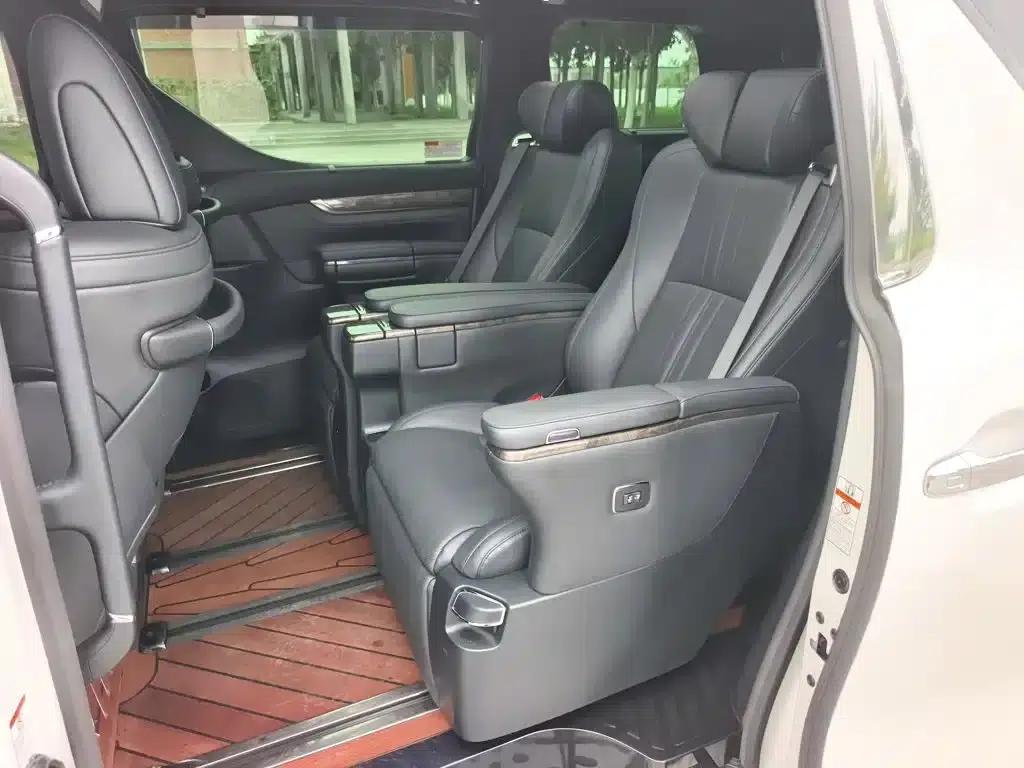 2021 Alphard Hybrid 2.5L Premium Edition — миниатюра 17