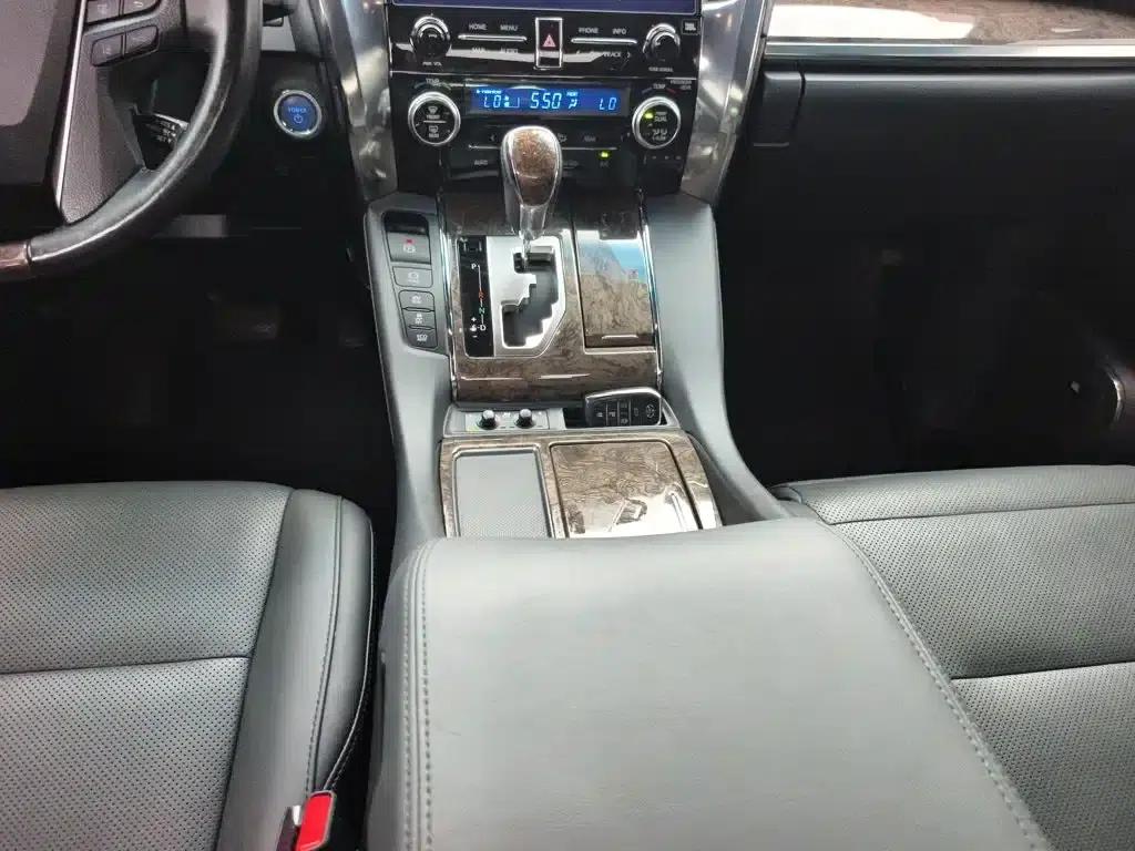 2021 Alphard Hybrid 2.5L Premium Edition — миниатюра 20