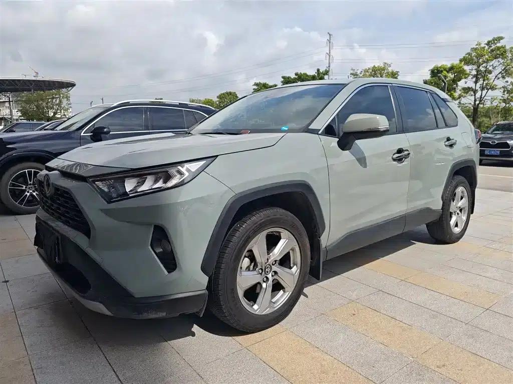 RAV4 2021 2.0L CVT 2WD Fashion Plus Edition — миниатюра 1