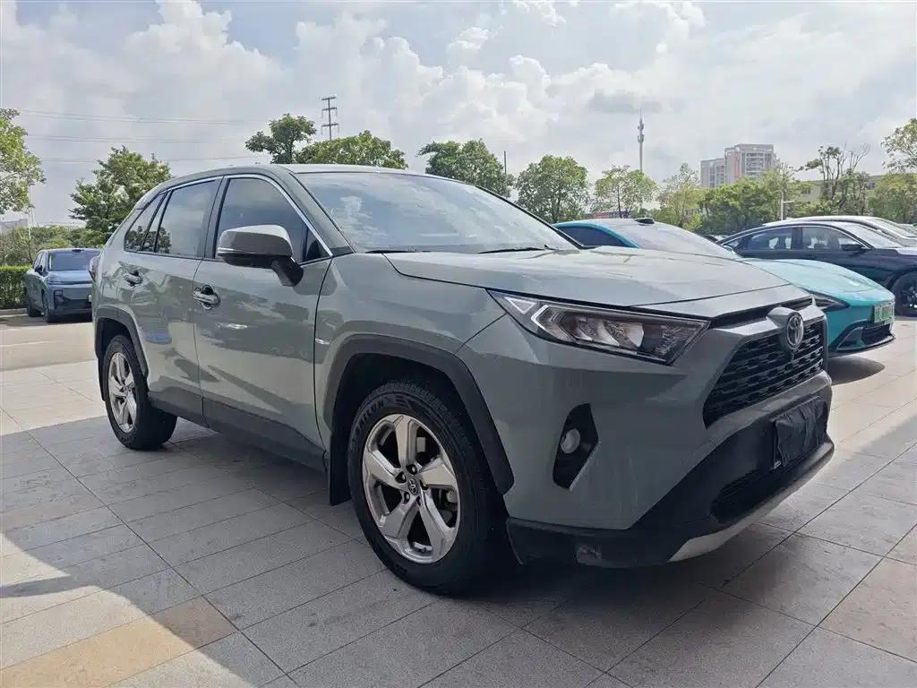 RAV4 2021 2.0L CVT 2WD Fashion Plus Edition — миниатюра 5