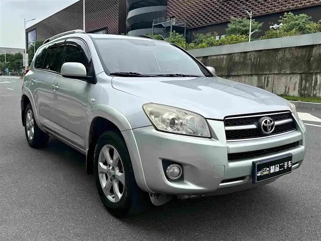 2011 RAV4 2.4L Automatic 4WD Ultimate Navigation Edition — миниатюра 3