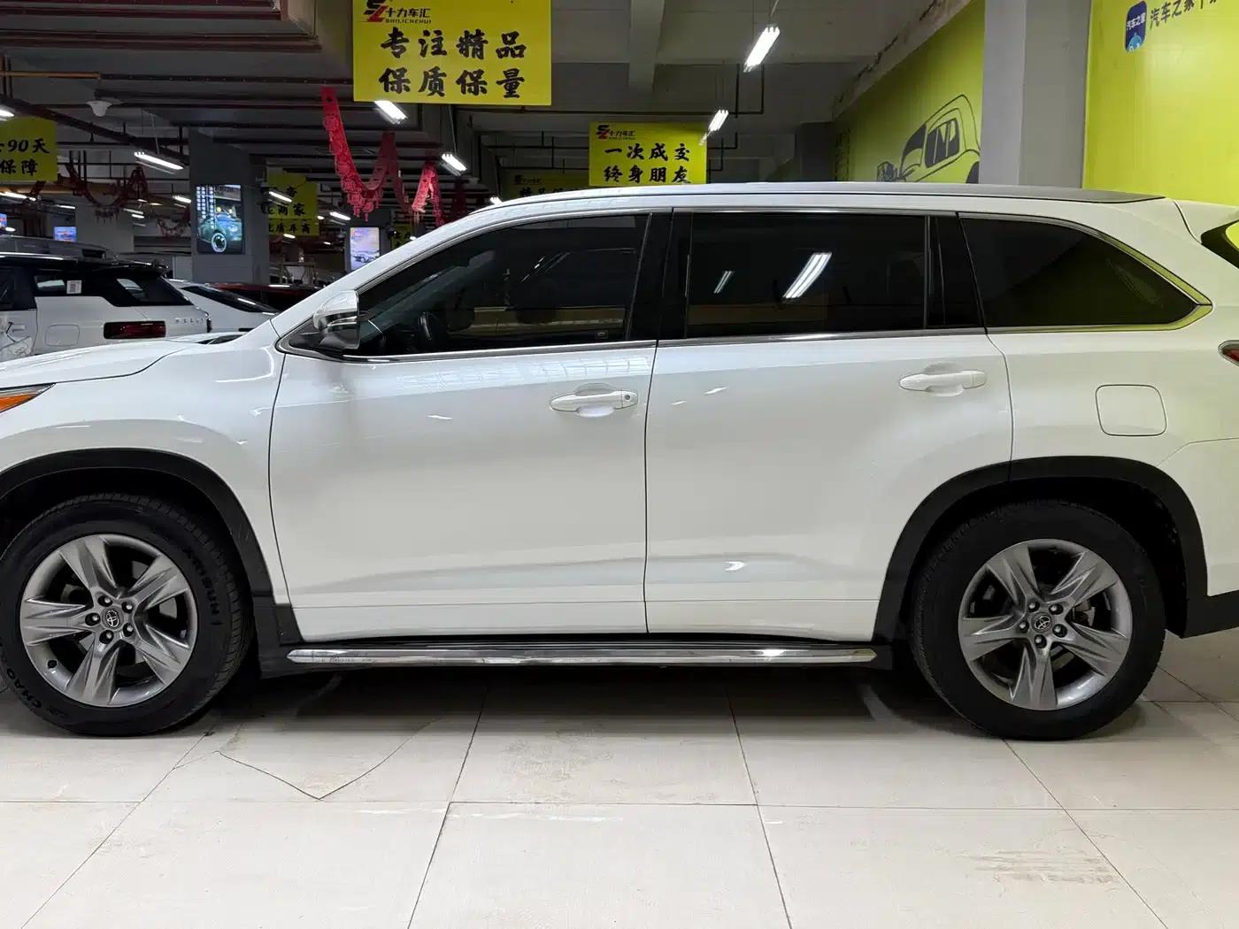 2015 Highlander 2.0T AWD Luxury 7-seater — миниатюра 4