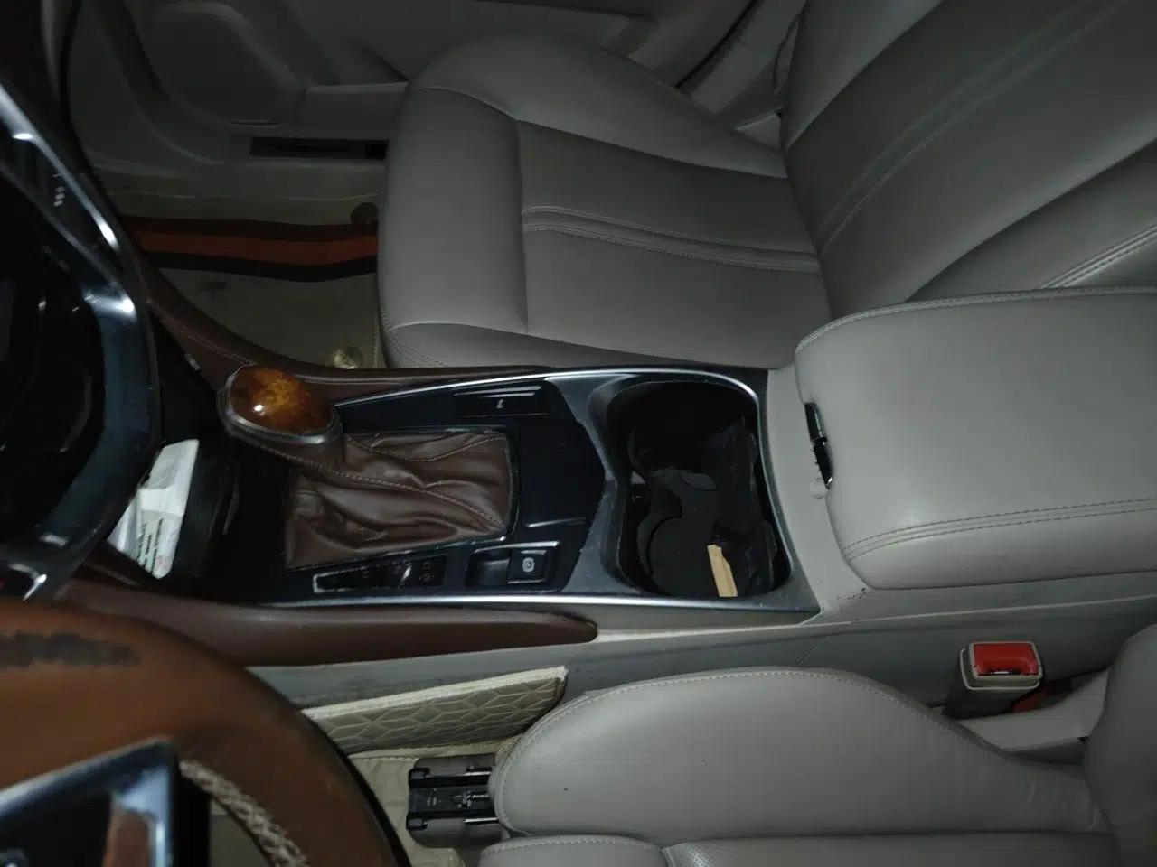 Cadillac SRX 2014 3.0L Elite Model — миниатюра 14
