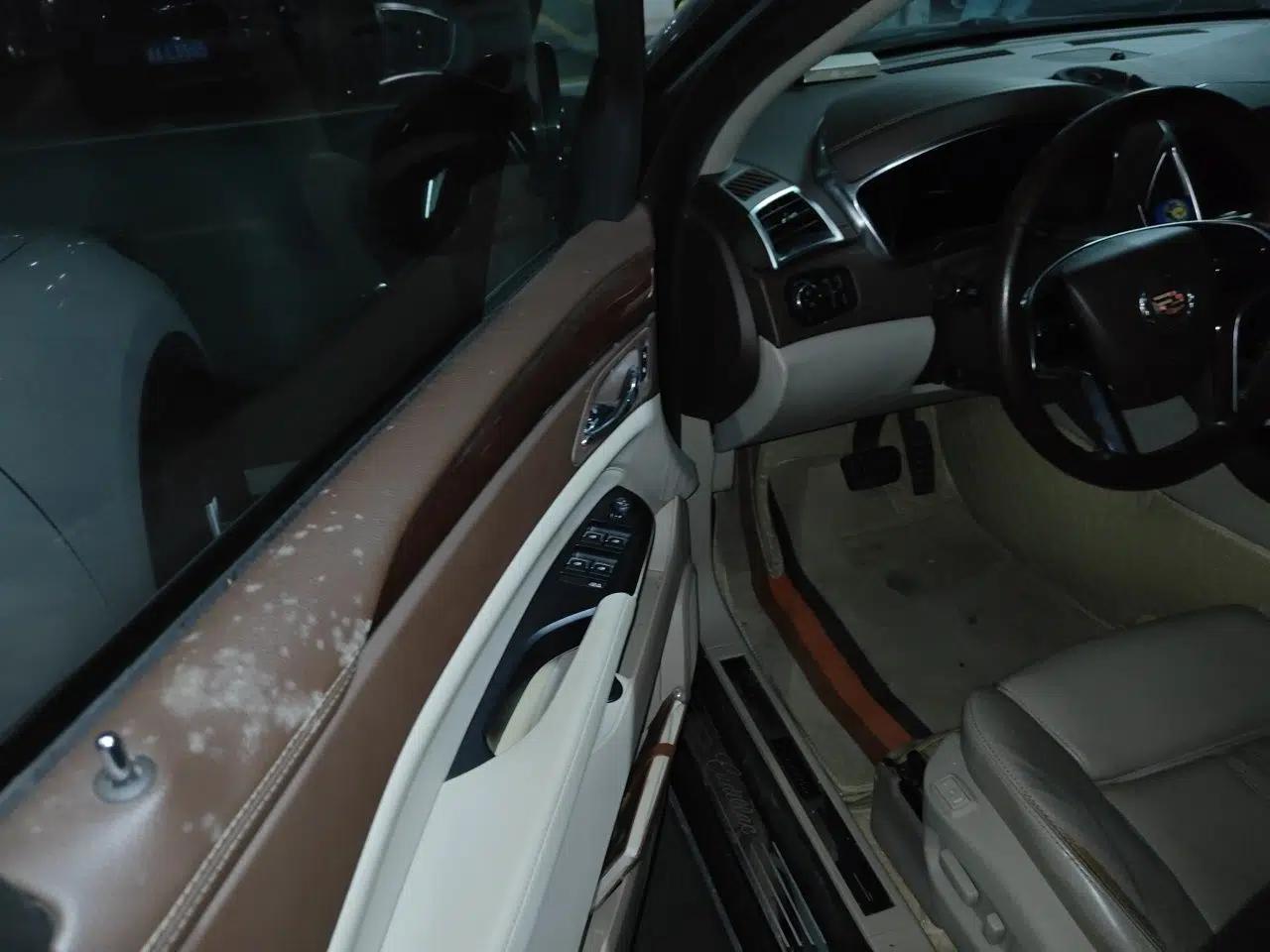 Cadillac SRX 2014 3.0L Elite Model — миниатюра 16