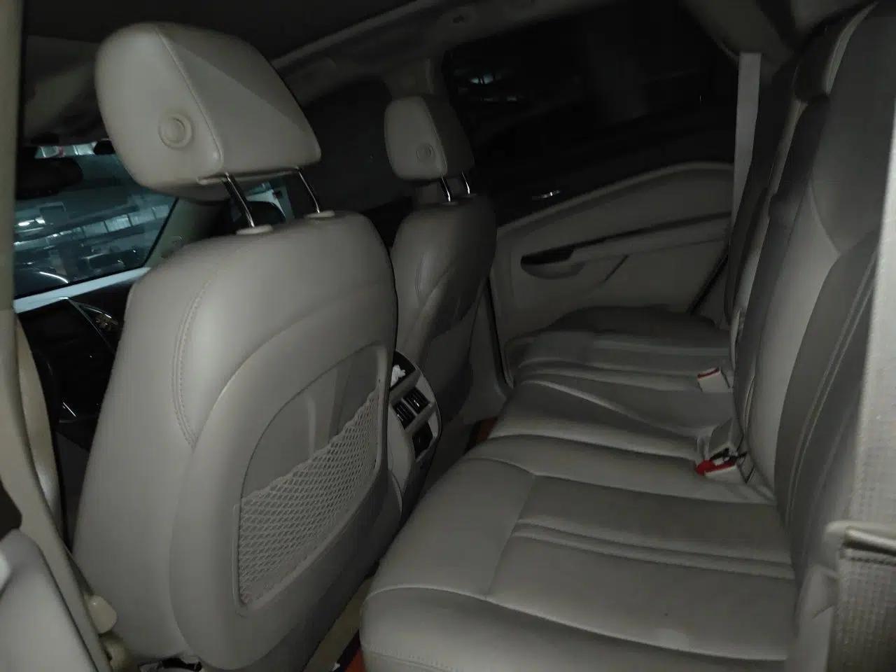 Cadillac SRX 2014 3.0L Elite Model — миниатюра 17