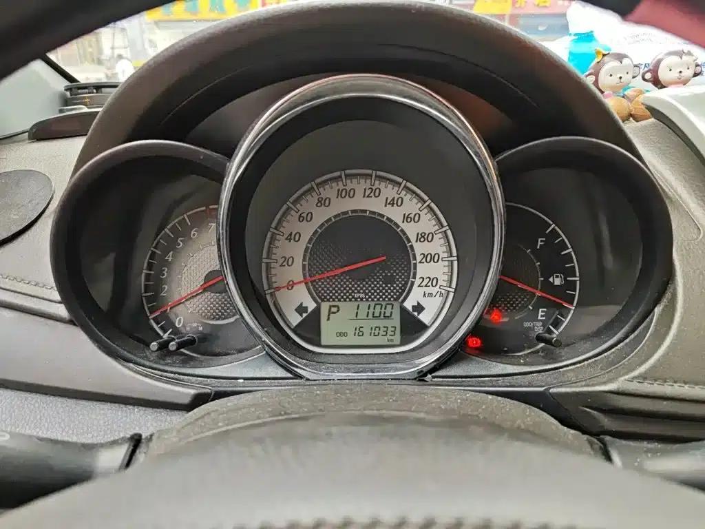 YARiS L Zhixuan 2015 1.5G Automatic Dynamic Sunroof Special Edition — миниатюра 8