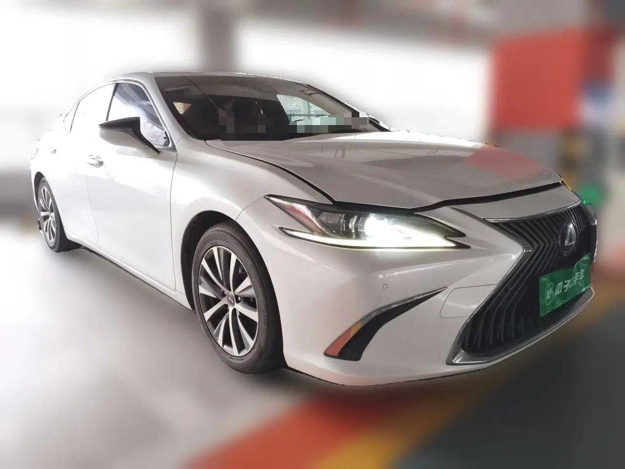 Lexus ES 2018 200 Excellence Edition China VI Standard — миниатюра 3