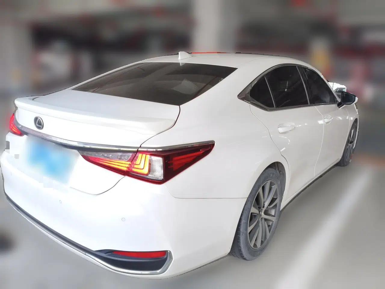 Lexus ES 2018 200 Excellence Edition China VI Standard — миниатюра 6