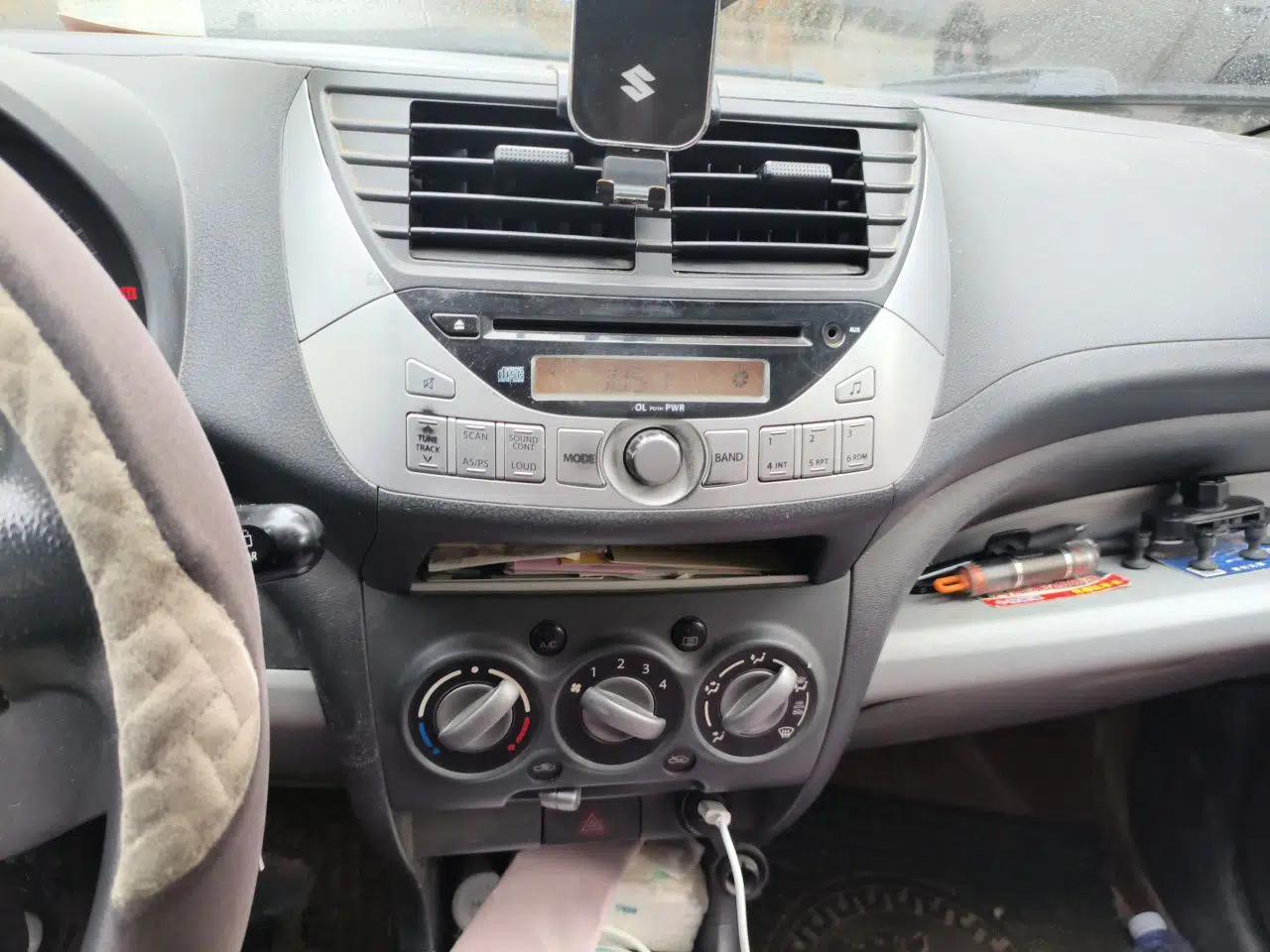 Suzuki Alto 2013 1.0L Manual Luxury Model — миниатюра 13