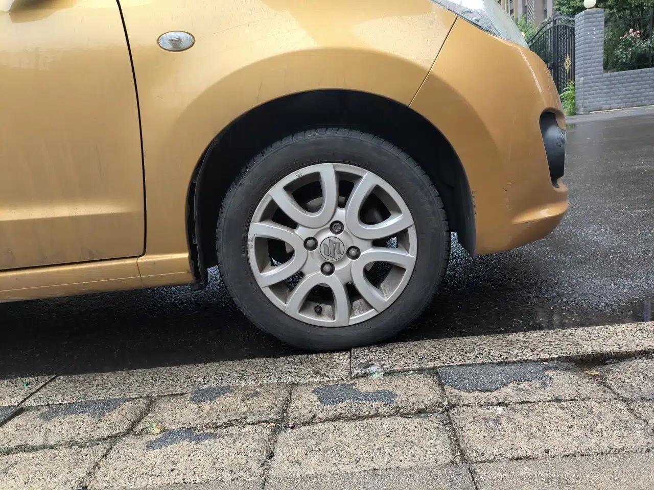 Suzuki Alto 2013 1.0L Manual Luxury Model — миниатюра 8