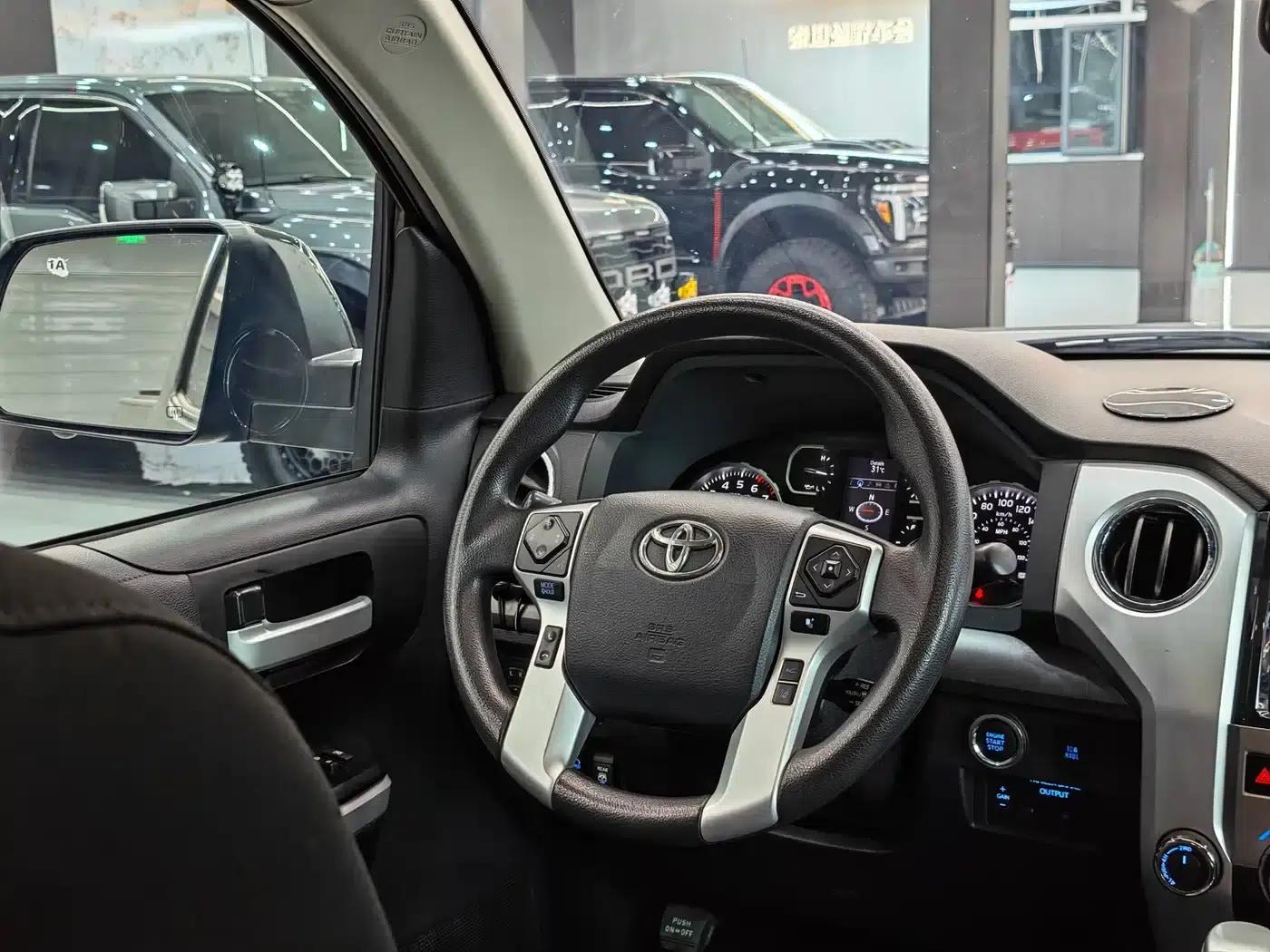 2020 Tundra 5.7L Four-Door TRD Sport — миниатюра 8