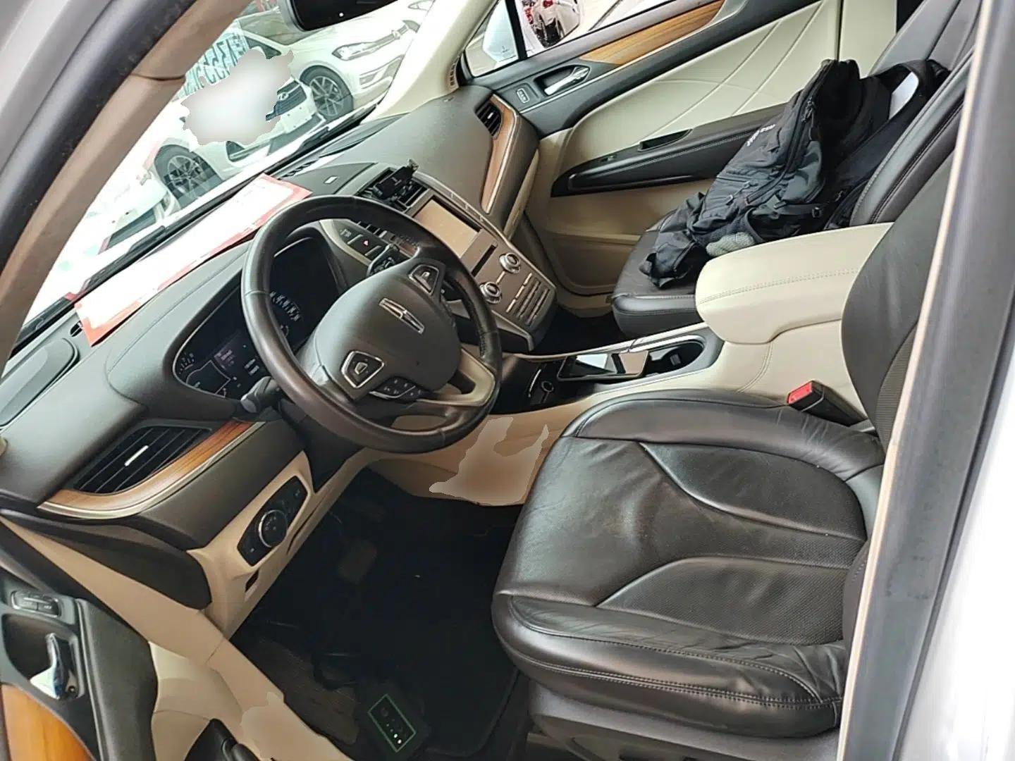 Lincoln MKC 2014 2.0T Four-Wheel Drive Luxury Edition — миниатюра 17