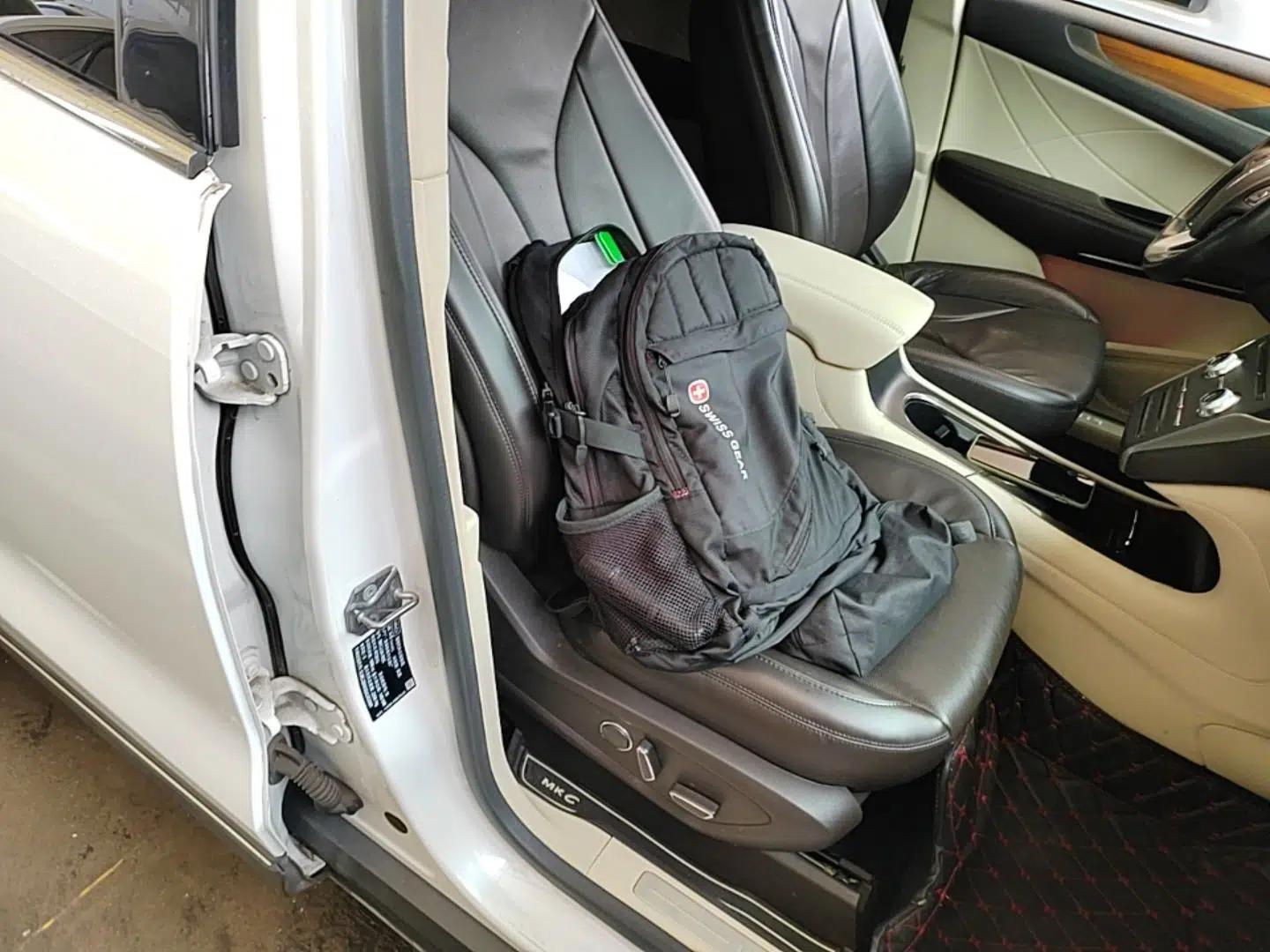 Lincoln MKC 2014 2.0T Four-Wheel Drive Luxury Edition — миниатюра 19