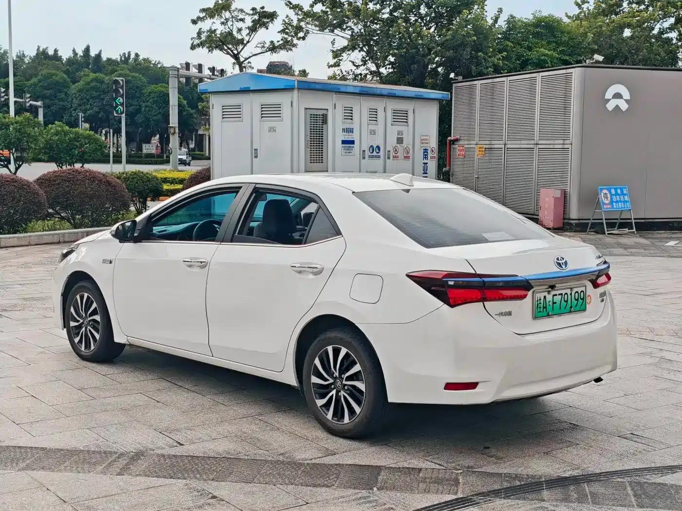 Corolla Hybrid E+ 2019 1.8L E-CVT Leading Edition — миниатюра 16
