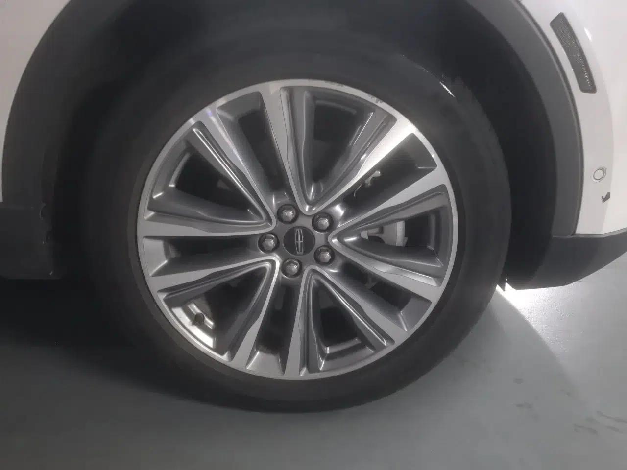 Lincoln MKX 2017 2.7T Four-Wheel Drive Prestige Edition — миниатюра 8