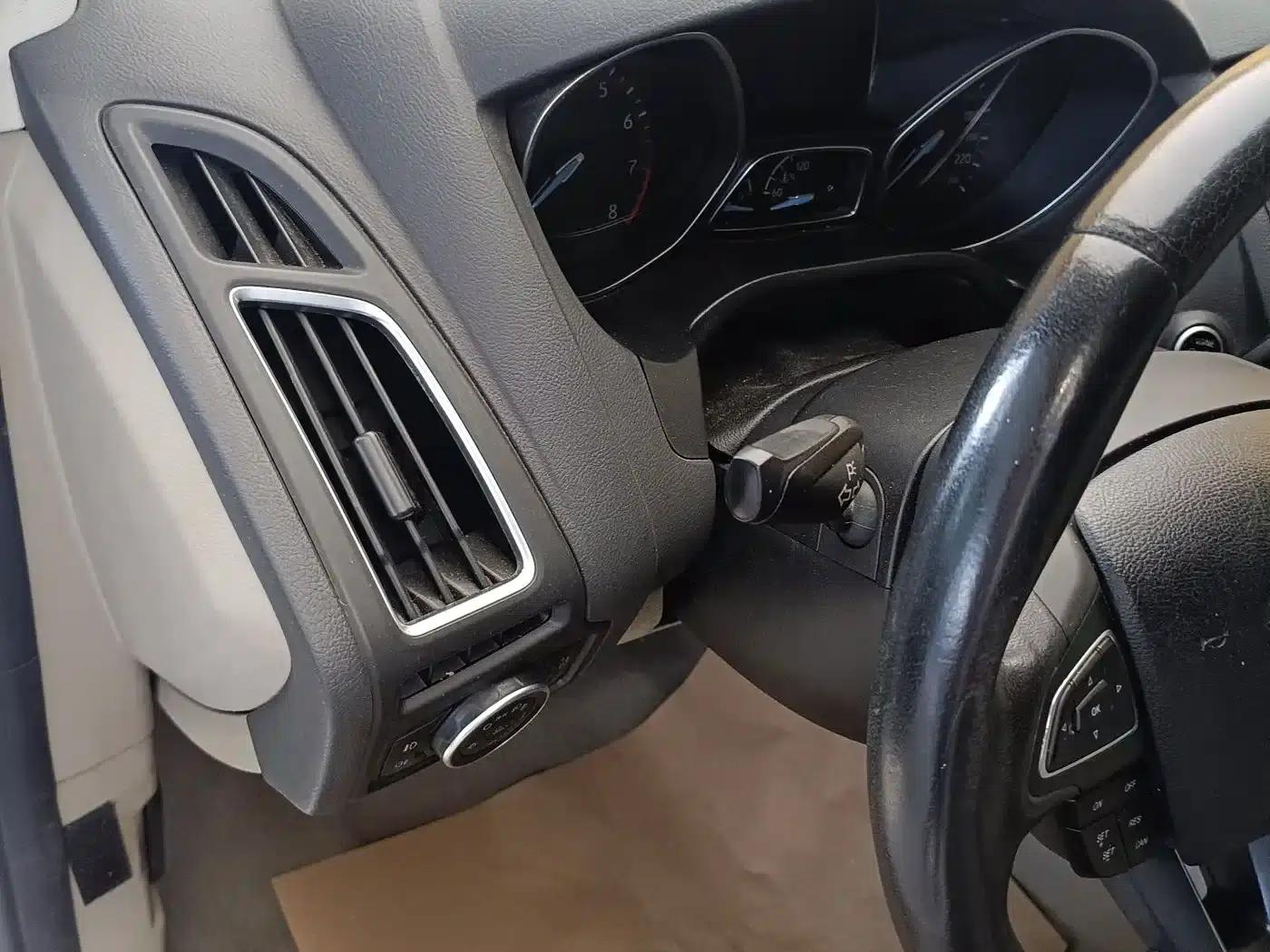 2017 Ford Focus Sedan EcoBoost 180 Automatic Flagship — миниатюра 11