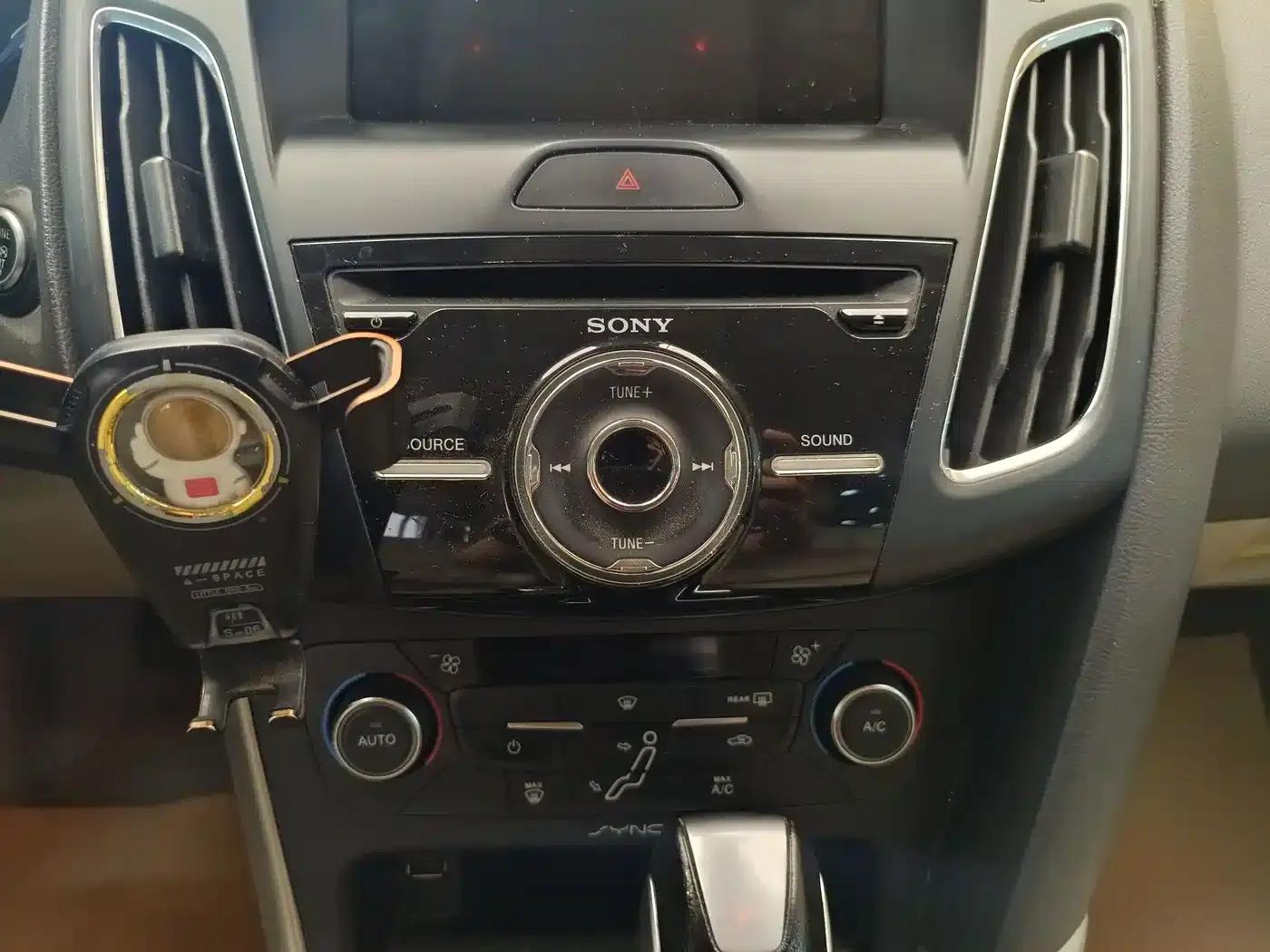 2017 Ford Focus Sedan EcoBoost 180 Automatic Flagship — миниатюра 16