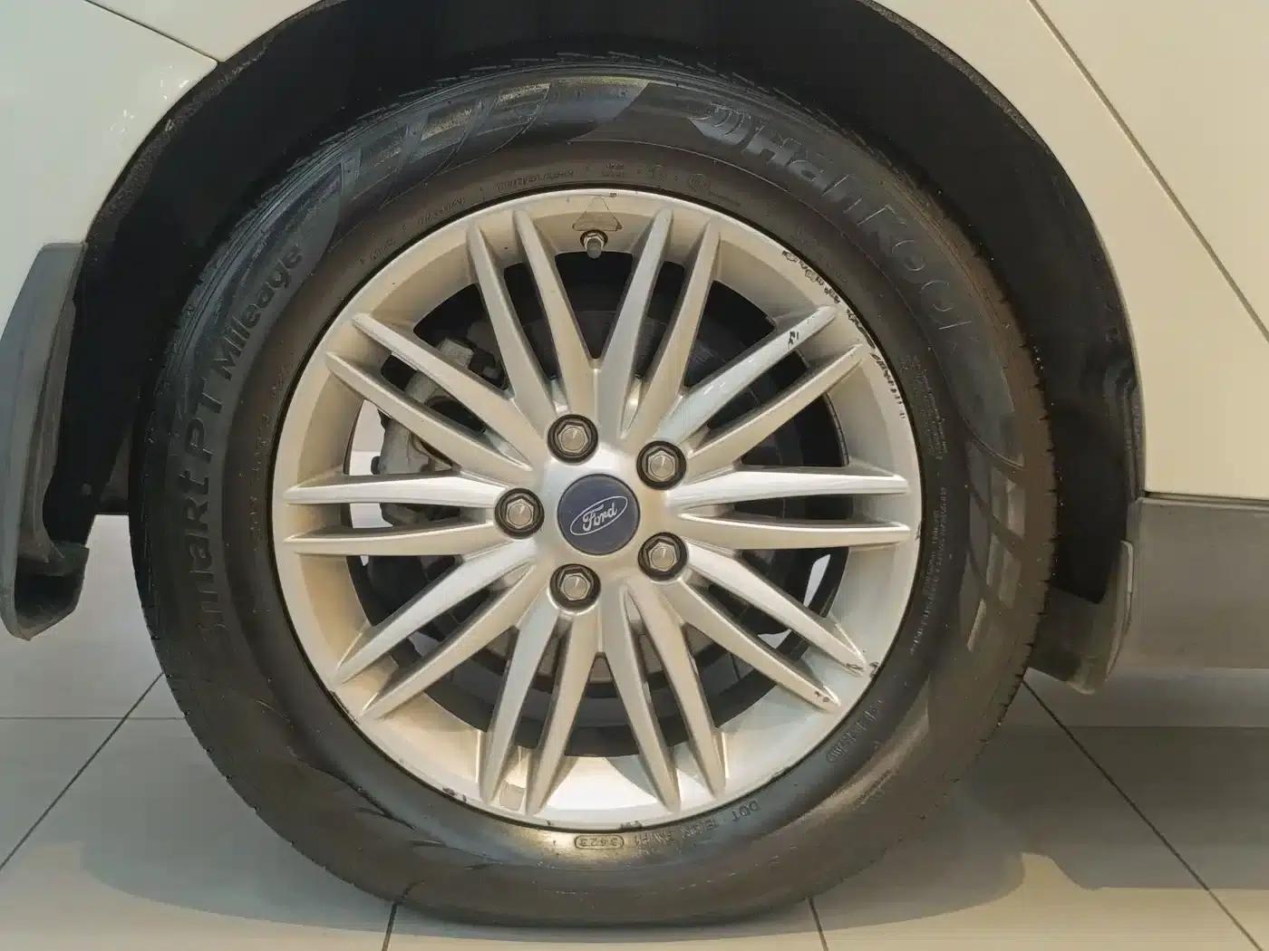2017 Ford Focus Sedan EcoBoost 180 Automatic Flagship — миниатюра 30