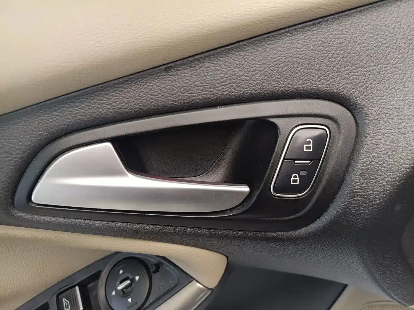 2017 Ford Focus Sedan EcoBoost 180 Automatic Flagship — миниатюра 8