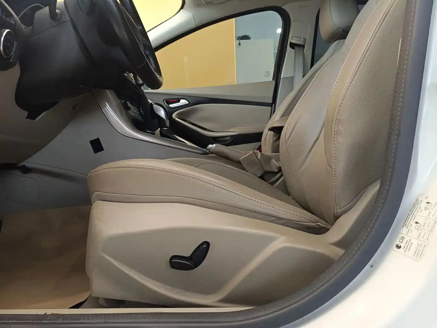 2017 Ford Focus Sedan EcoBoost 180 Automatic Flagship — миниатюра 10