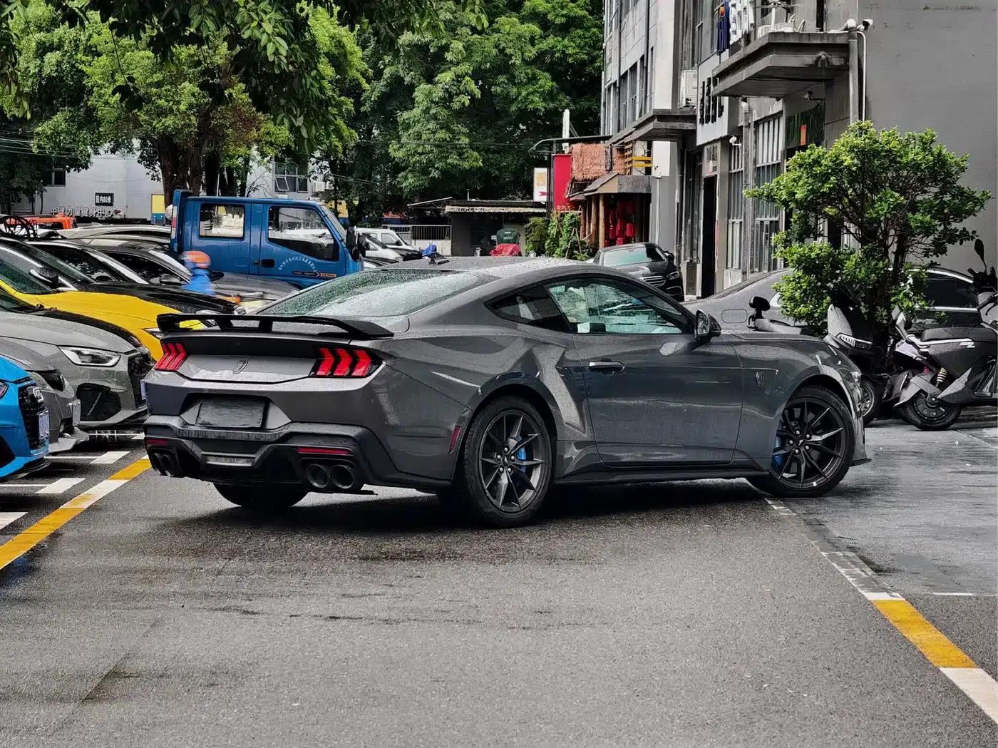 2024 Mustang 5.0L V8 Dark Horse — миниатюра 3