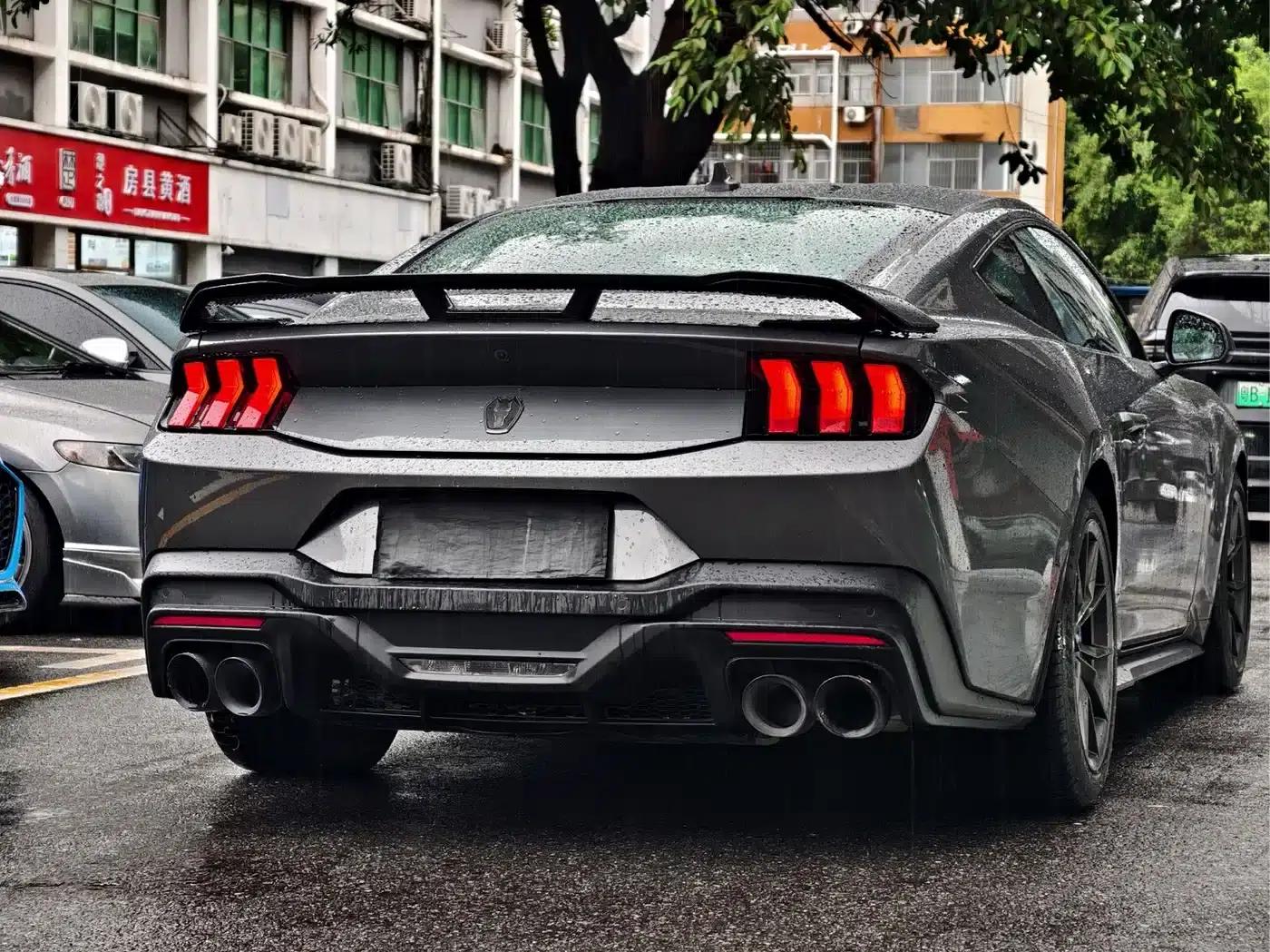 2024 Mustang 5.0L V8 Dark Horse — миниатюра 6