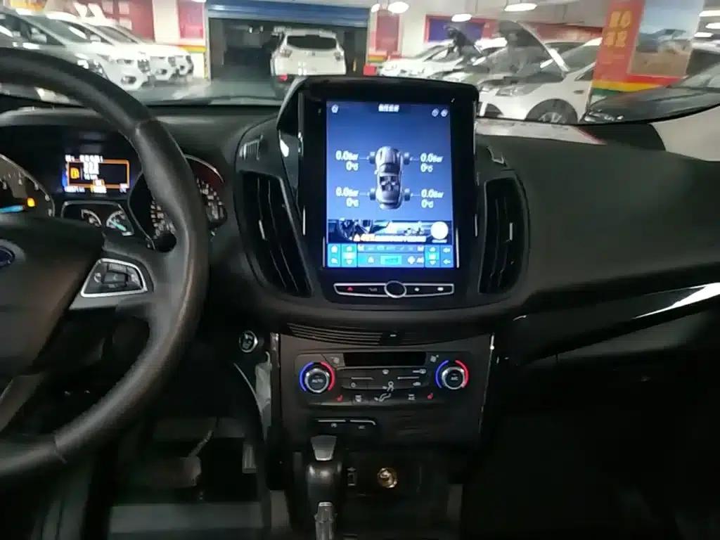 2017 Ford Kuga EcoBoost 245 AWD Luxury Edition — миниатюра 13