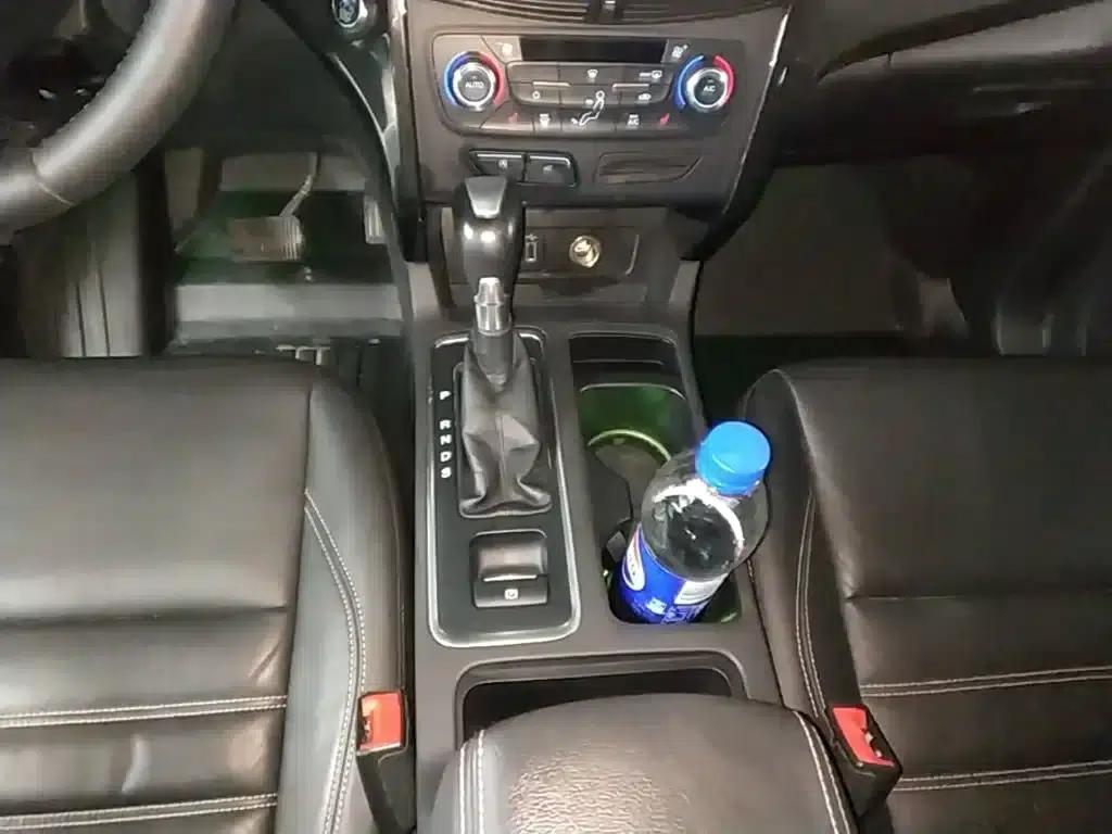 2017 Ford Kuga EcoBoost 245 AWD Luxury Edition — миниатюра 14