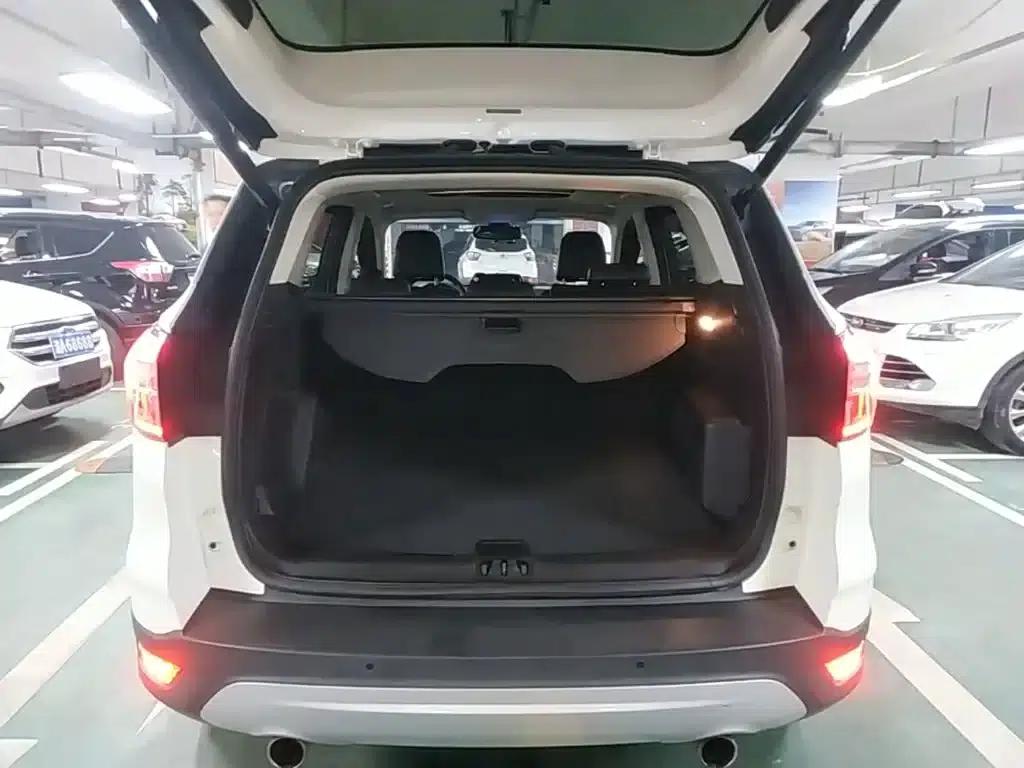 2017 Ford Kuga EcoBoost 245 AWD Luxury Edition — миниатюра 19