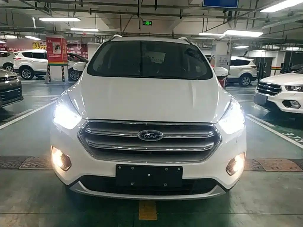 2017 Ford Kuga EcoBoost 245 AWD Luxury Edition — миниатюра 3