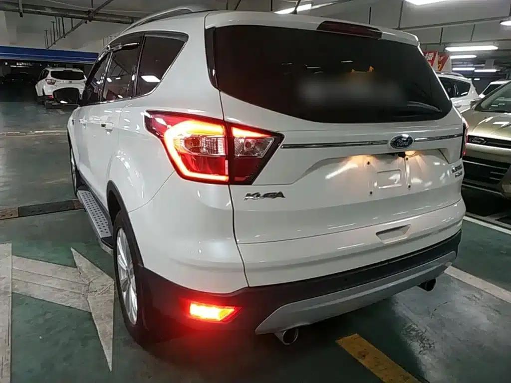 2017 Ford Kuga EcoBoost 245 AWD Luxury Edition — миниатюра 5