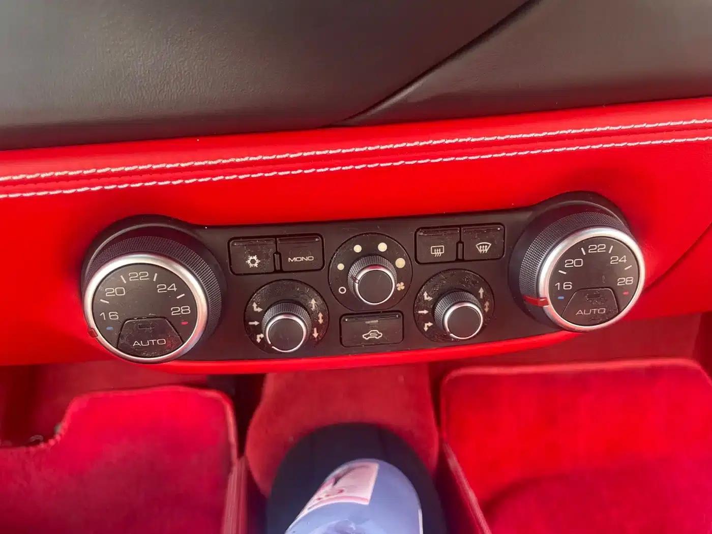 2015 Ferrari 488 GTB — миниатюра 13