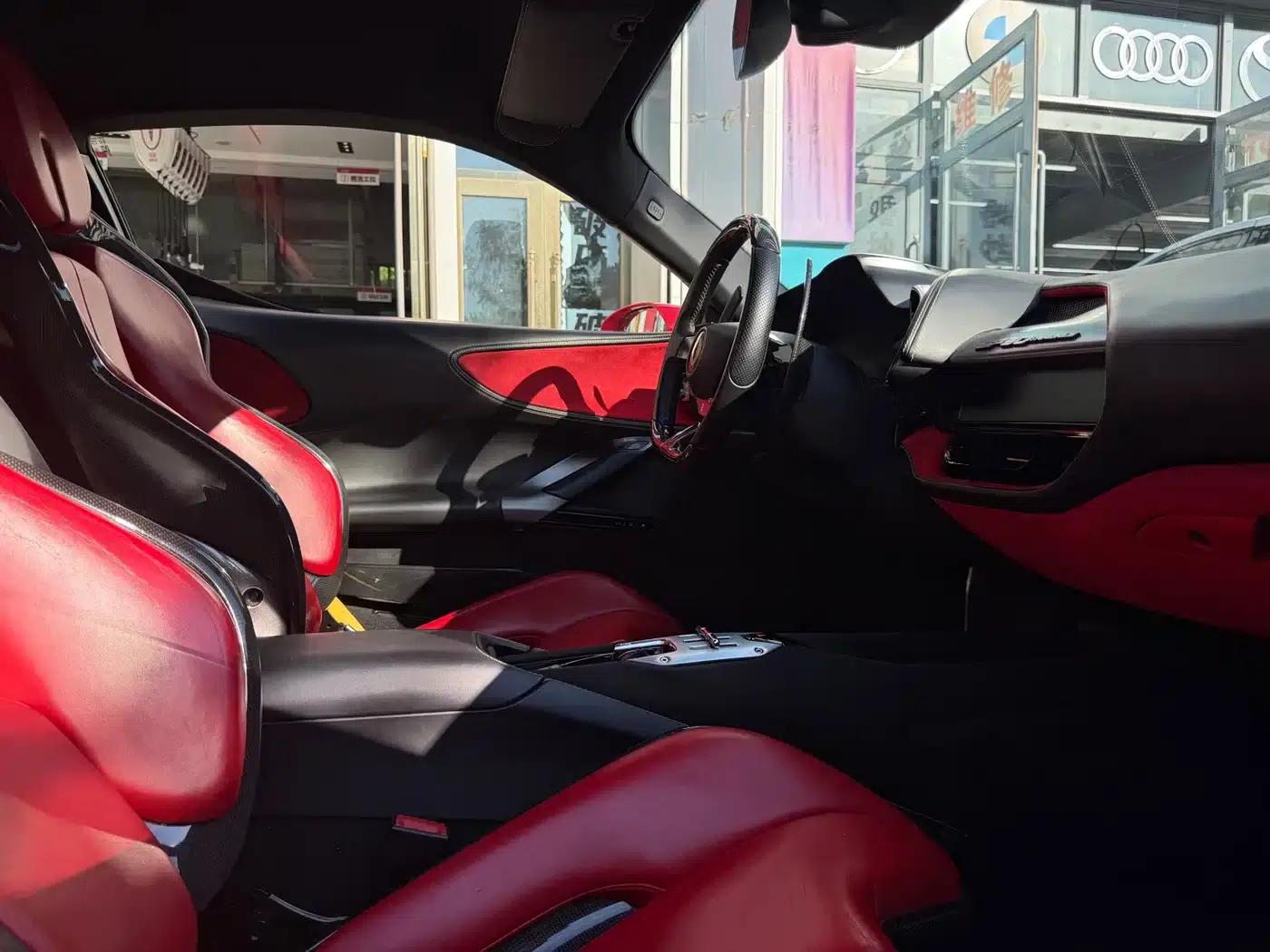 SF90 2020 3.9T V8 Stradale — миниатюра 20