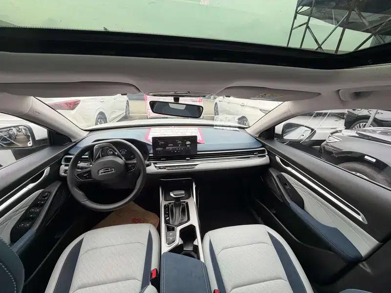 Geely Emgrand 2022 4th Generation 1.5L CVT Luxury Edition — миниатюра 11