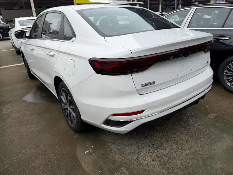 Geely Emgrand 2022 4th Generation 1.5L CVT Luxury Edition — миниатюра 4