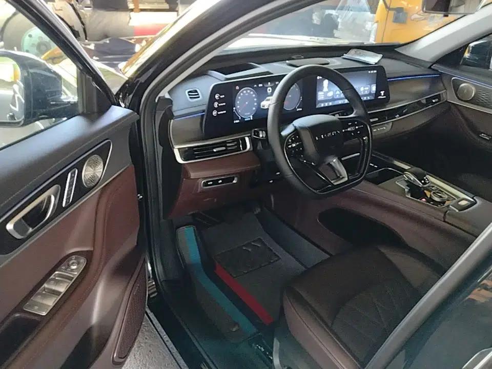 Chery Tiggo 8 PRO 2024 Champion Edition 390T Two-Wheel Drive Peak Version 7 Seats — миниатюра 18