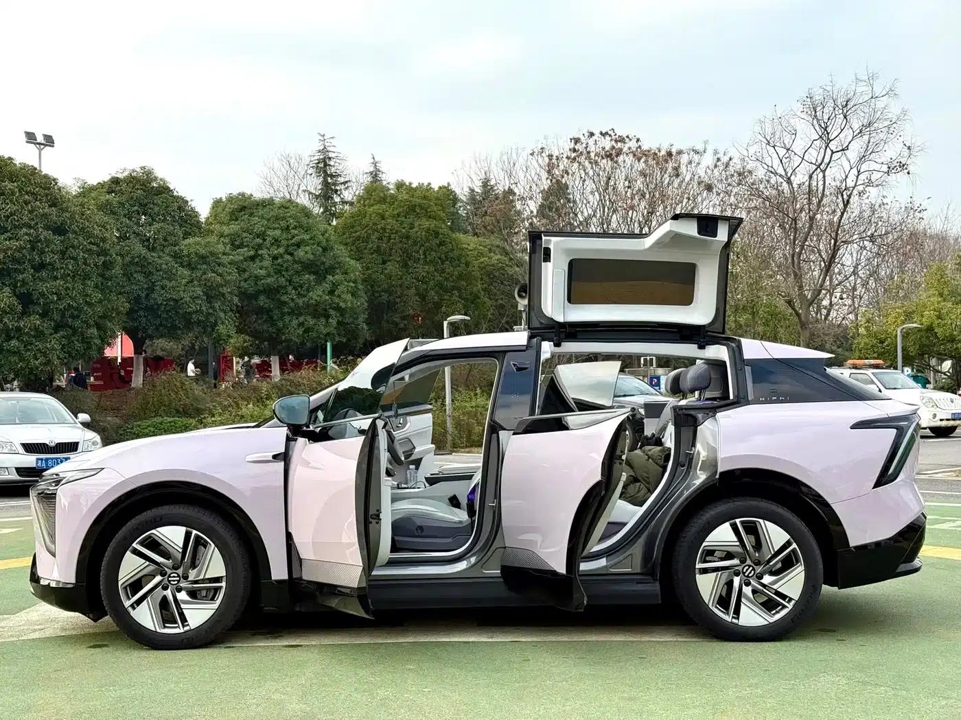 HiPhi Y 2023 560km Elite Edition — миниатюра 4
