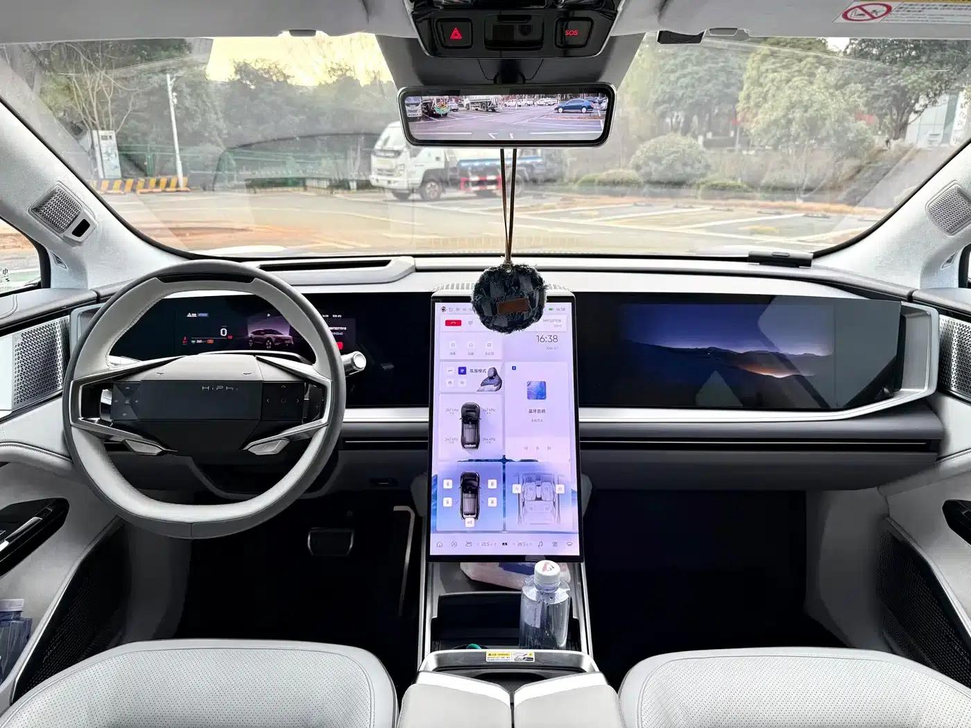 HiPhi Y 2023 560km Elite Edition — миниатюра 10