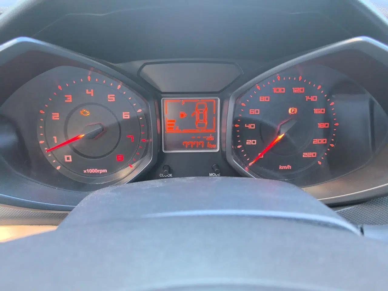 Chery Fengyun 2 2015 1.5L Manual New Edition — миниатюра 12