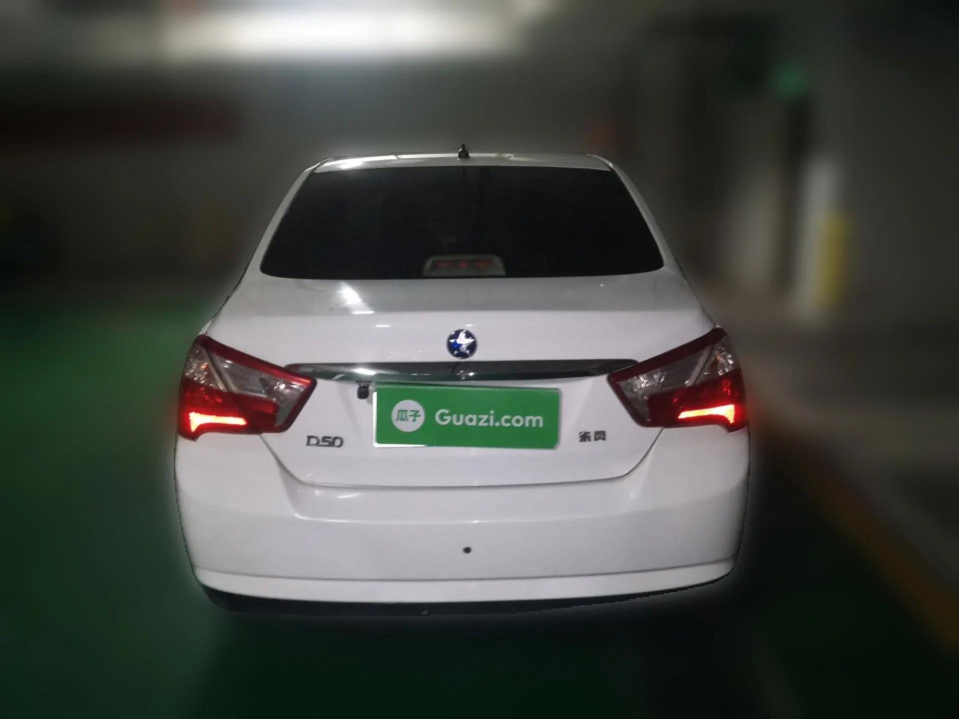Venucia D50 2012 1.6L Manual Comfort Edition — миниатюра 5